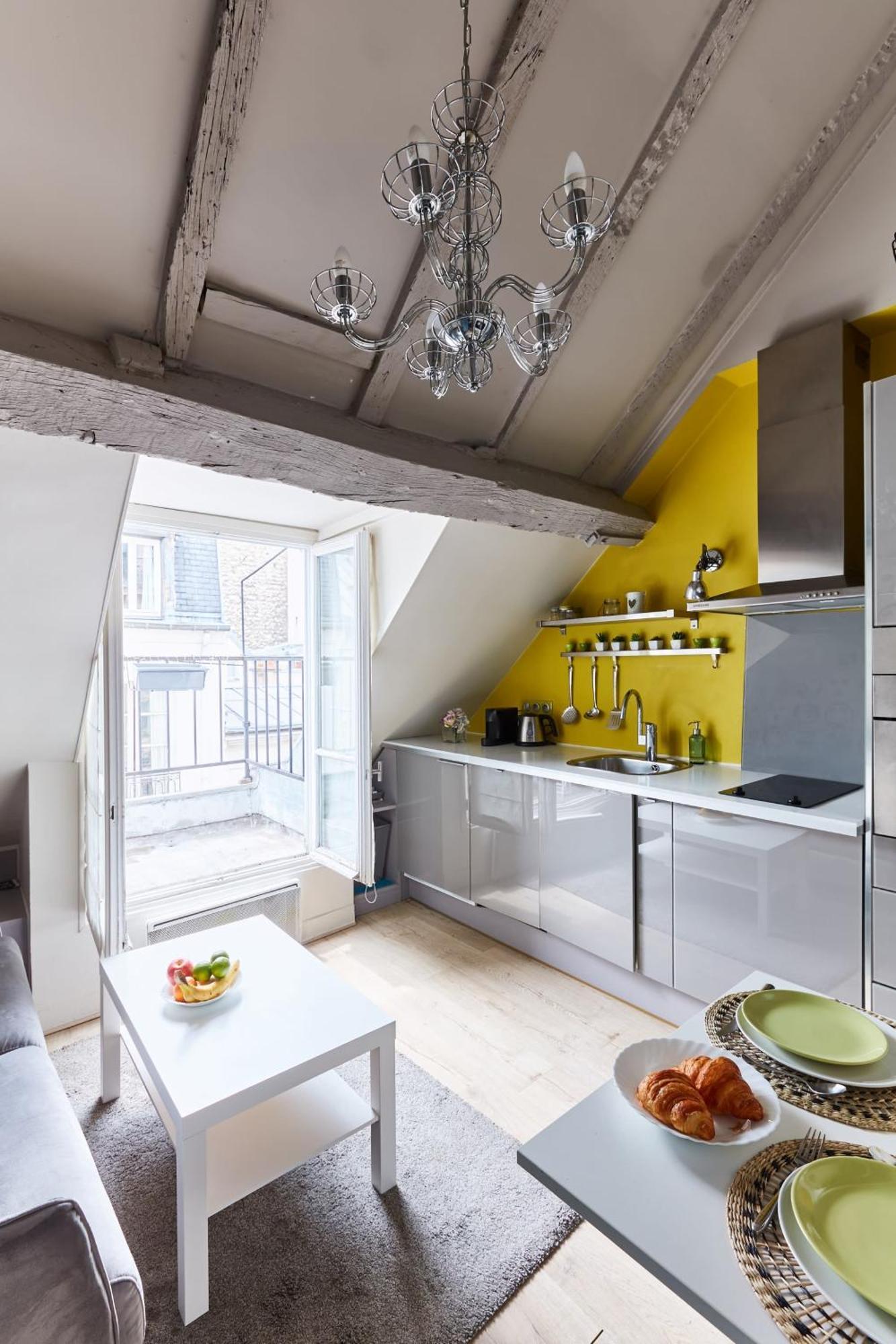 Bnbnova - Place Des Vosges - 1br With Balcony Appartamento *